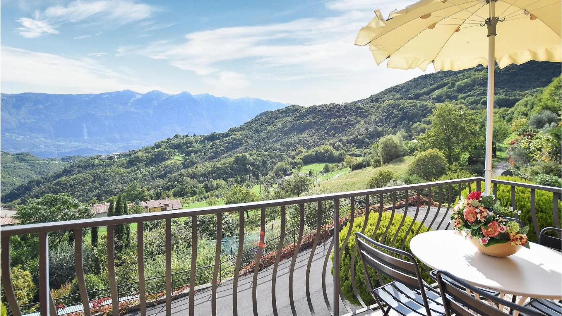 Casa Vacanza Sole Tremosine Италия